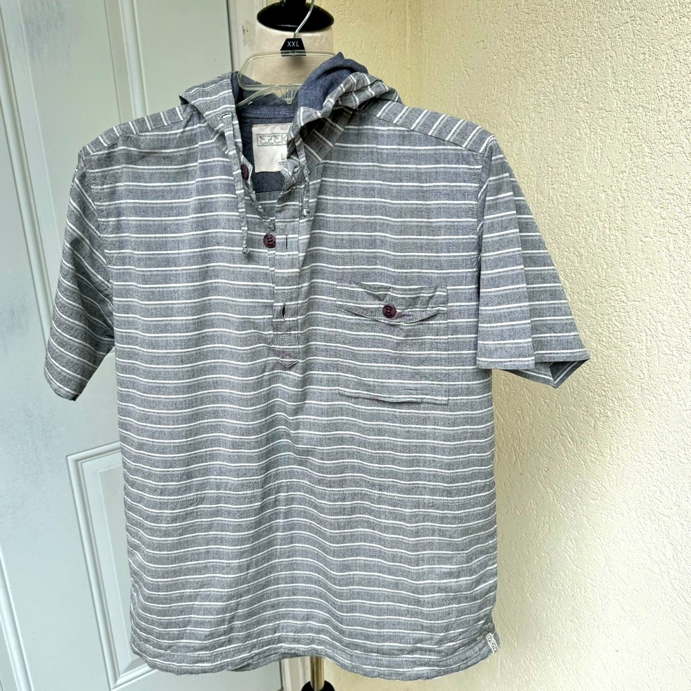 EZEKIEL. Grey & White Striped Hoodie Pullover Shirt.‎ Size Medium.